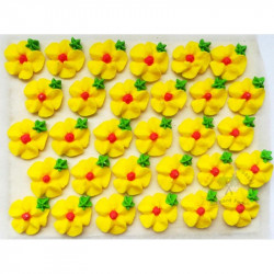 Cukrové květy žluté s červeným středem na platíčku 30ks