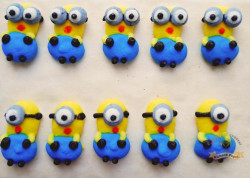 Cukrová dekorace mimoni 10ks