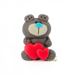 Figurka na dort medvídek šedý se srdíčky 5cm z kokosové hmoty